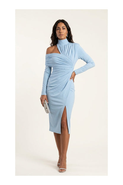 CELIA – Vestido Elegante Asimétrico Con Cuello Halter